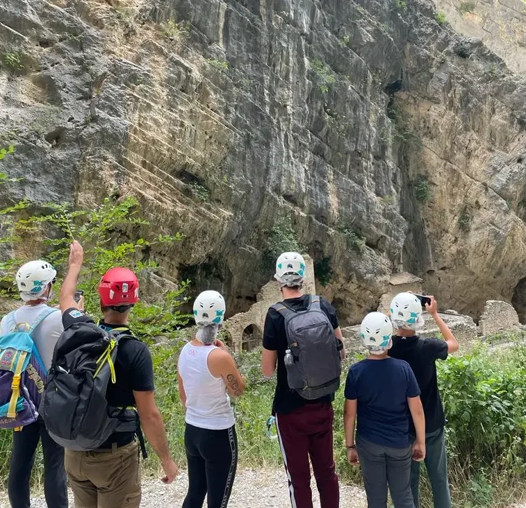 Gole di San Martino – Viaggio nel Geoparco dell’UNESCO slide